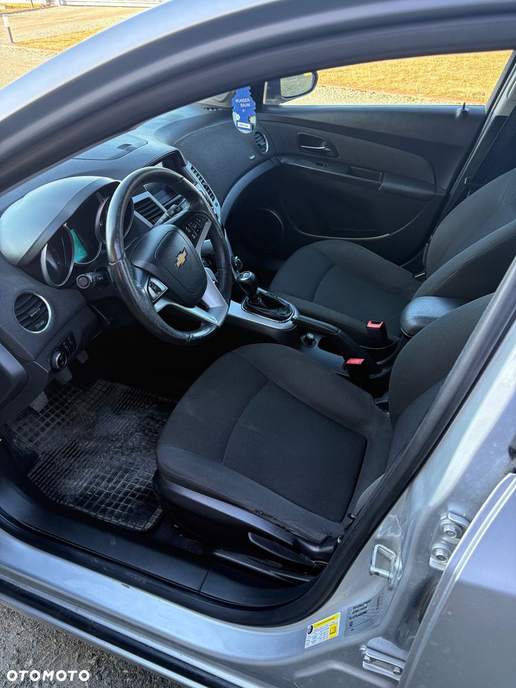 Chevrolet Cruze 1.7 D LT+ - 9