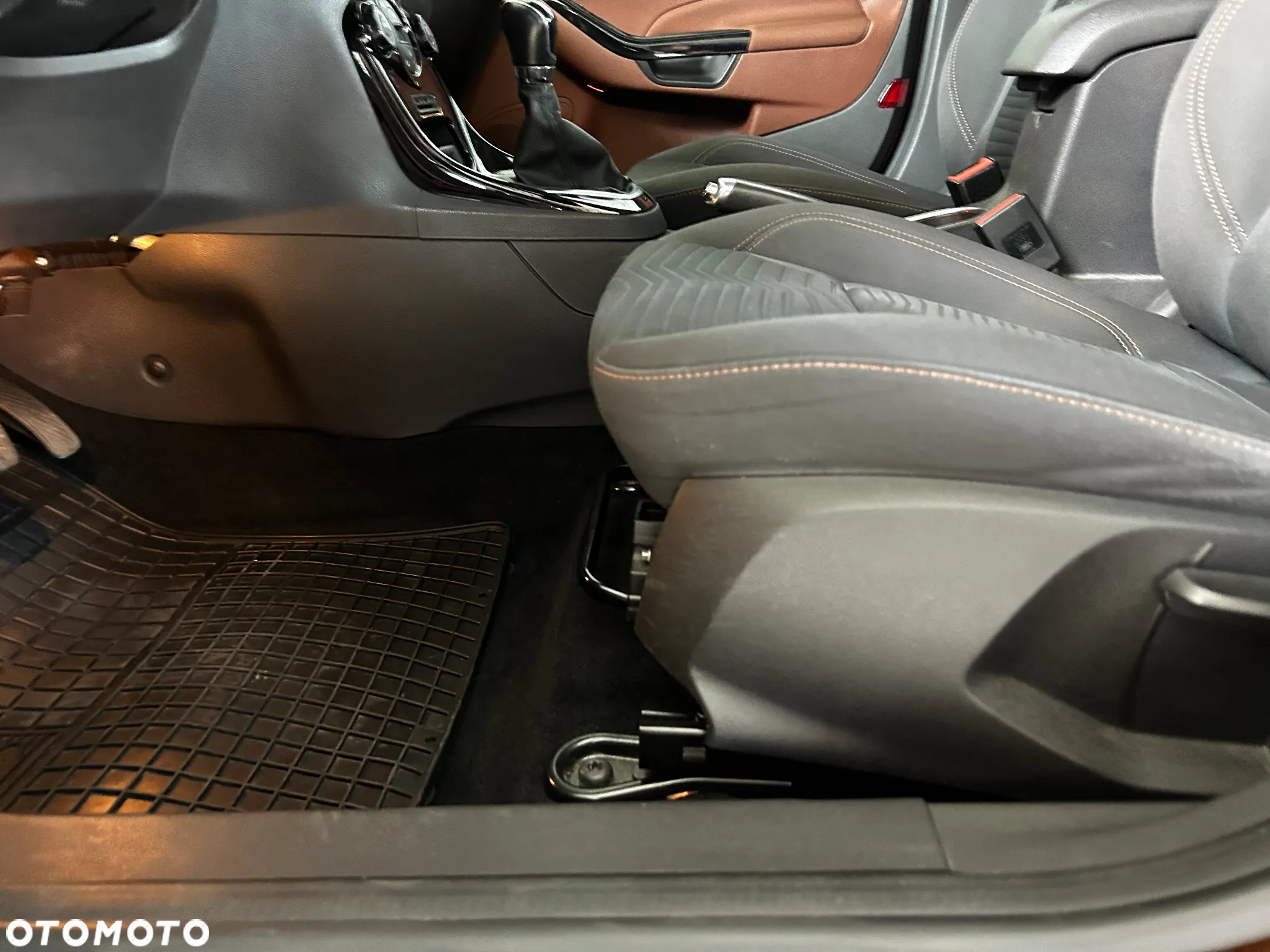 Ford Fiesta 1.0 EcoBoost Titanium - 10