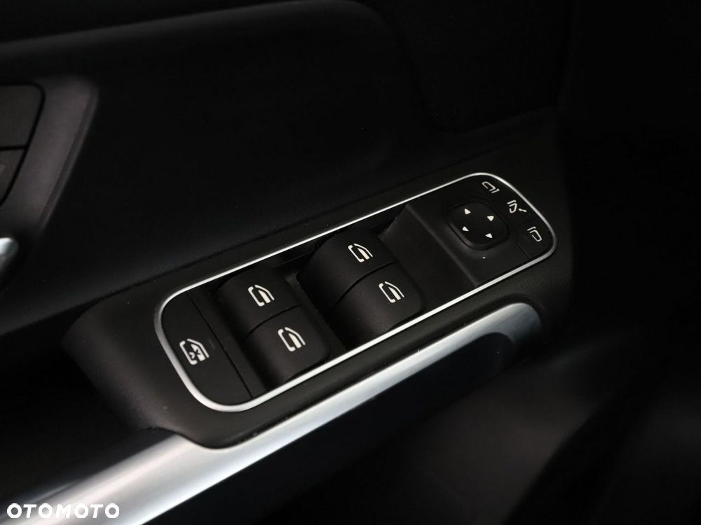Mercedes-Benz GLB 200 d Progressive 8G-DCT - 36