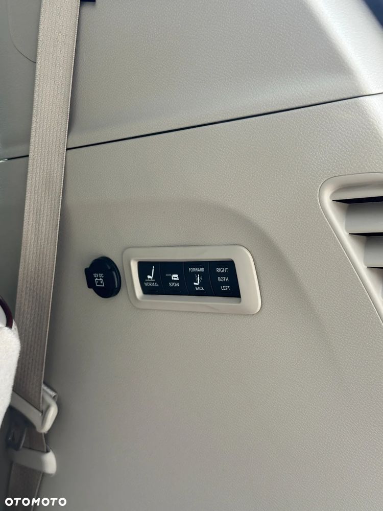 Chrysler Pacifica - 25