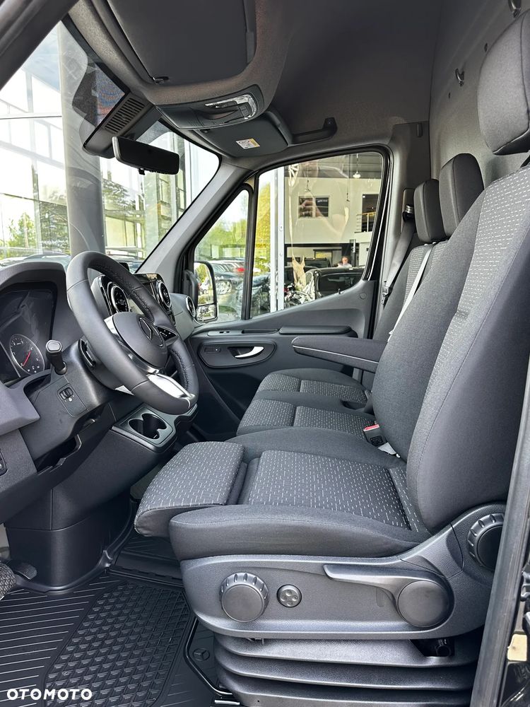 Mercedes-Benz Sprinter - 20
