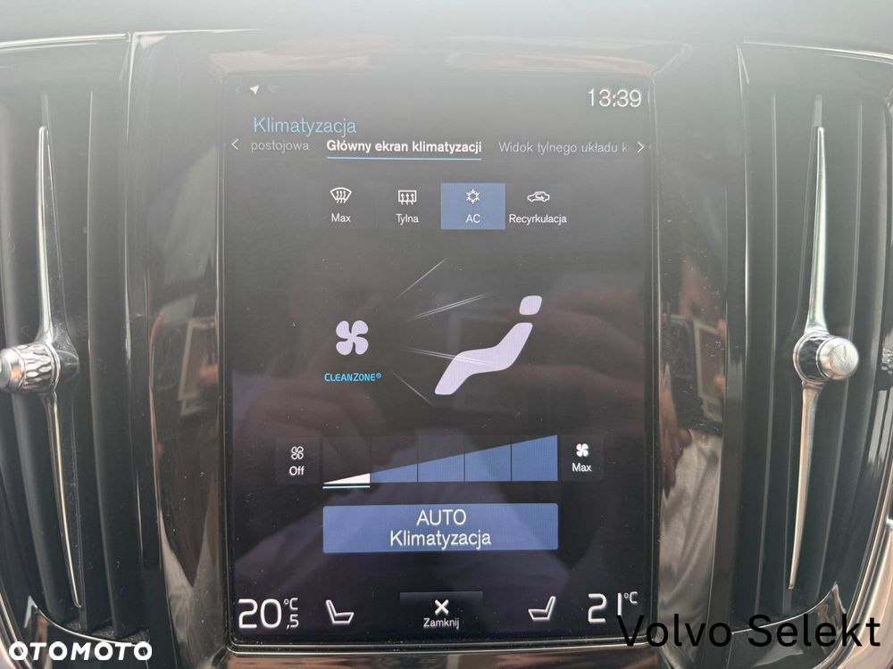 Volvo V90 Cross Country - 28