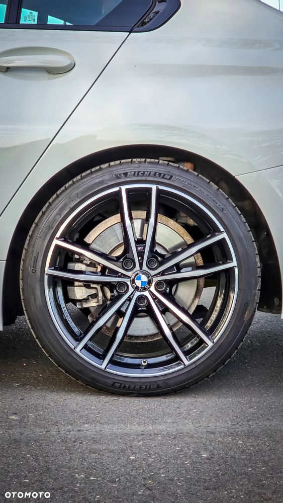 BMW Seria 3 330i M Sport - 8