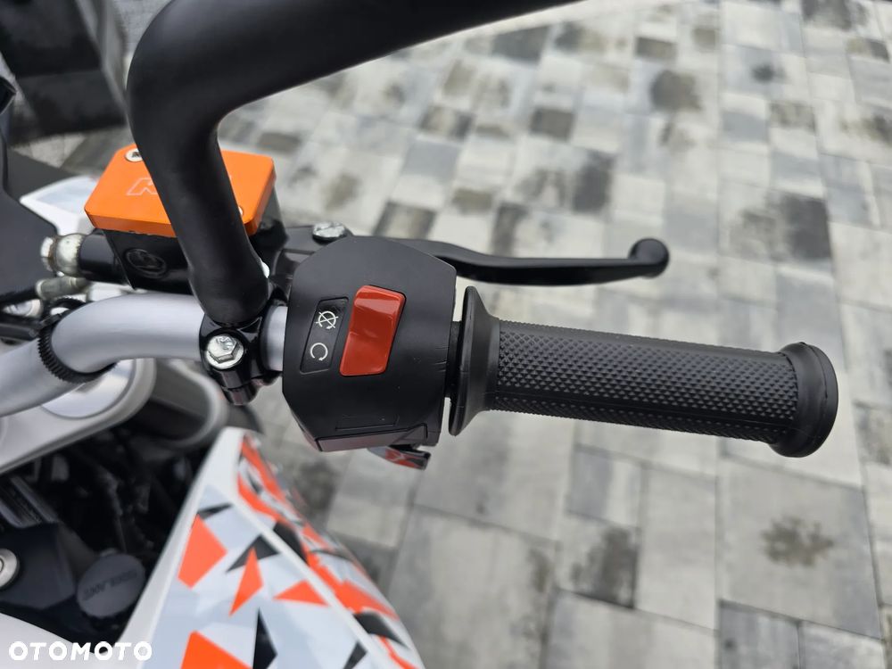 KTM Duke - 17
