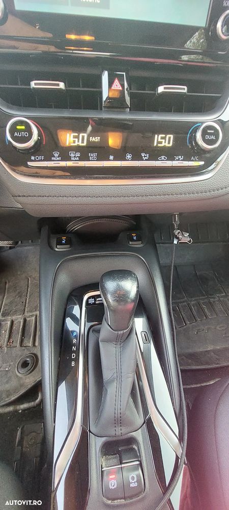 Toyota Corolla Sedan 1.8 HSD Business - 8