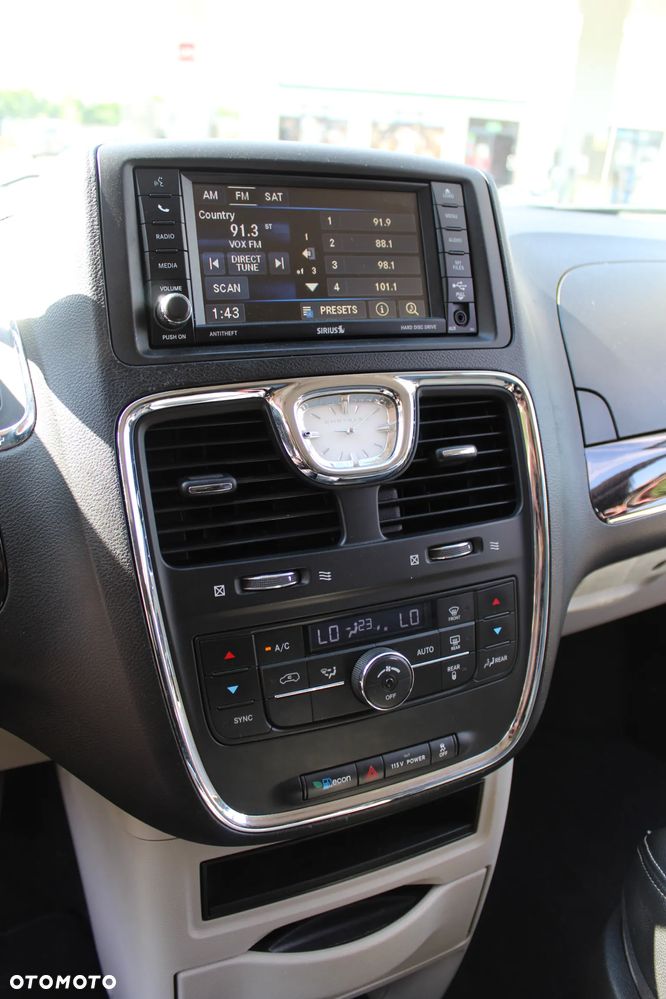 Chrysler Town & Country 3.6 Touring - 21