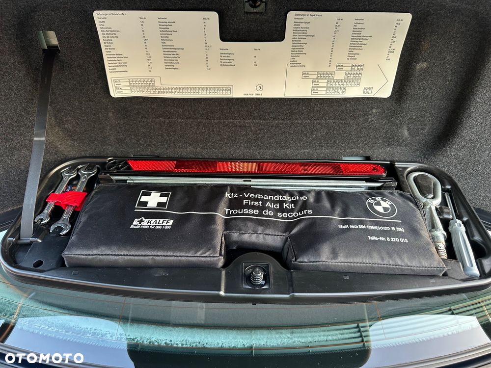 BMW Seria 5 525i - 32