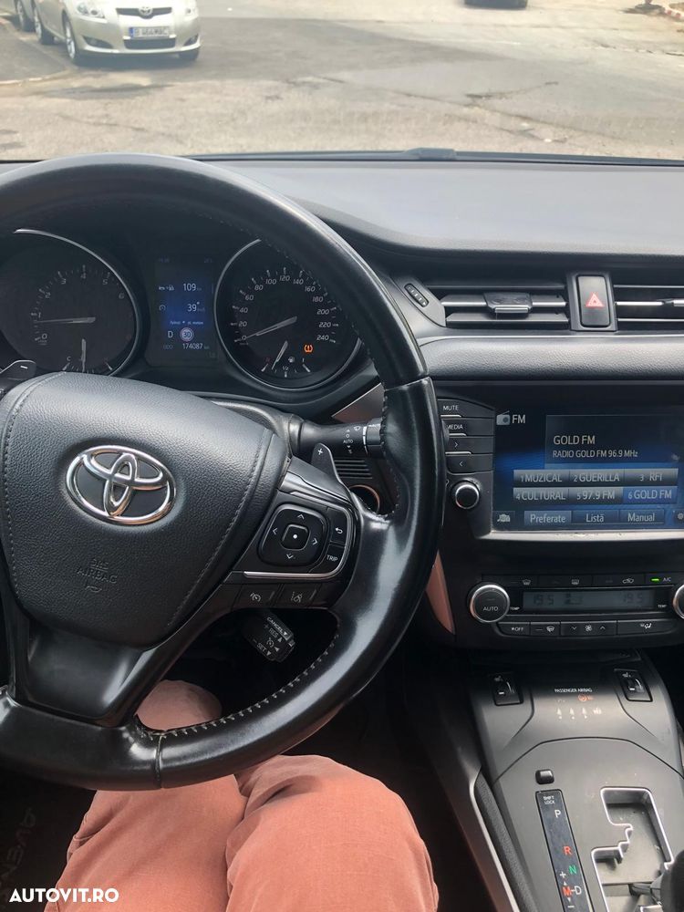 Toyota Avensis 2.0 Multidrive S Executive - 7