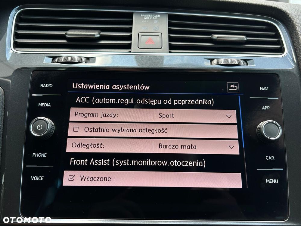 Volkswagen Golf 1.5 TSI BMT Comfortline - 29