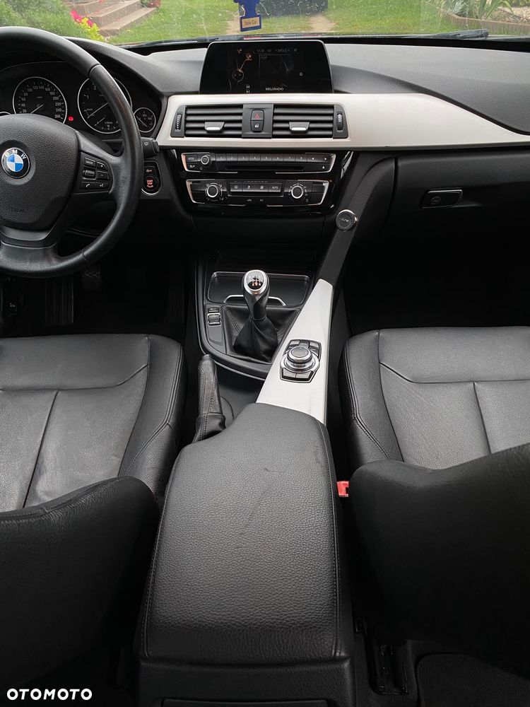 BMW Seria 3 316d - 14