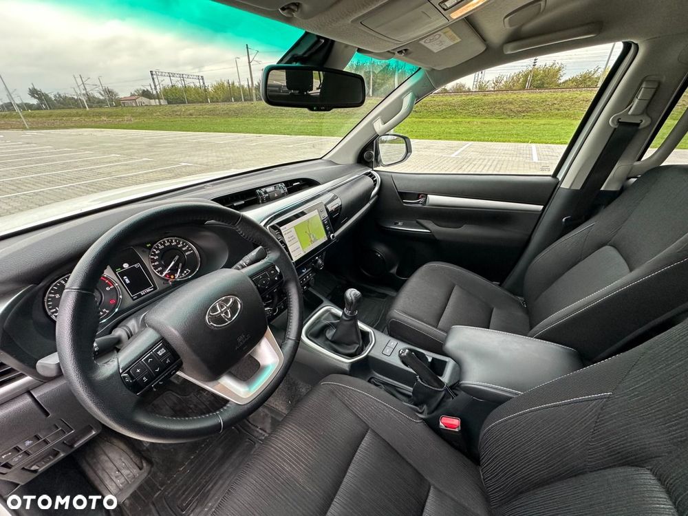 Toyota Hilux 2.8 D-4D Double Cab SR5 4x4 - 13