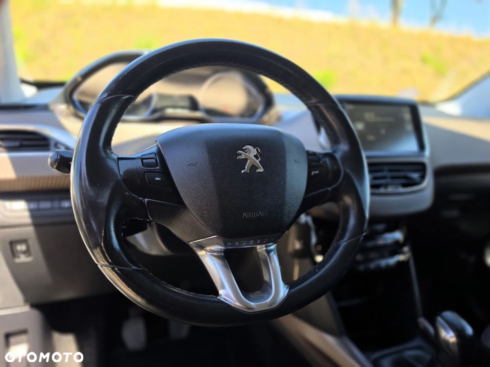 Peugeot 2008 1.6 VTi Allure - 19