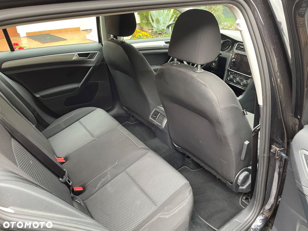 Volkswagen Golf - 21