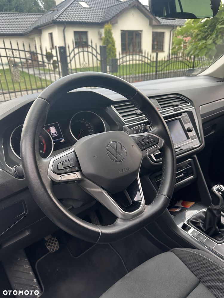 Volkswagen Tiguan - 5