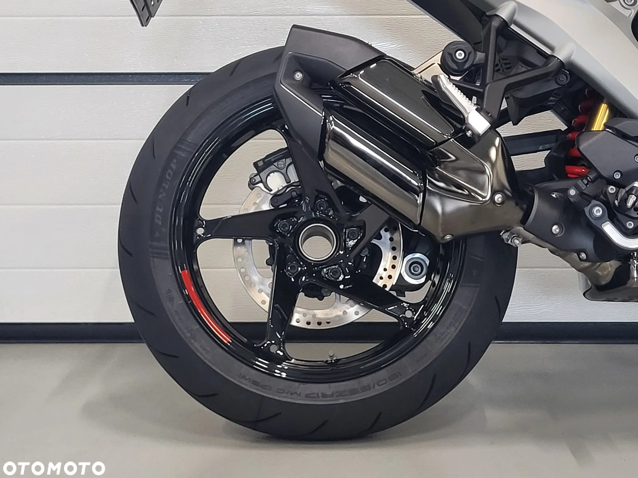 BMW R - 9