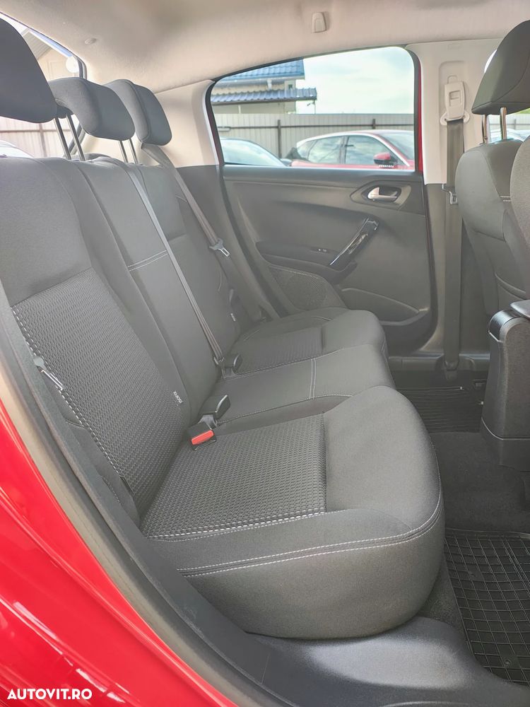 Peugeot 208 PureTech 110 Stop & Start Allure - 11