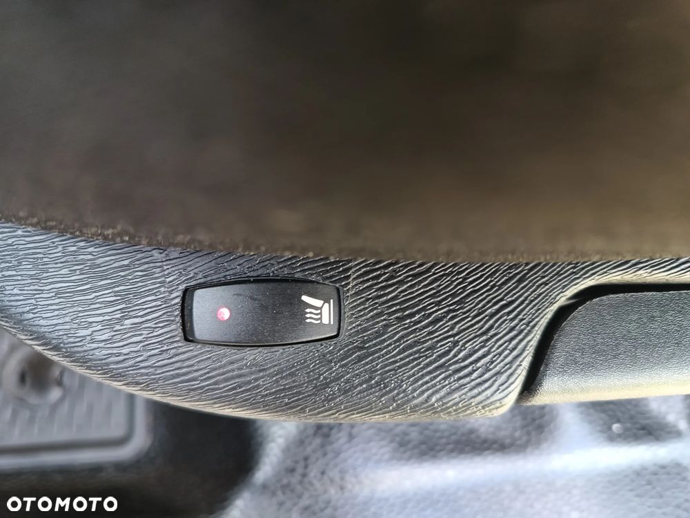 Renault Kangoo wersja MAXI LONG 1.5 diesel 110kM 2017 rok Bogate wyposażenie- WEBASTO, navigacja NISKI PRZEBIEG-142 tyś. SPRAWNY 100% ZAREJESTROWANY!! - 39