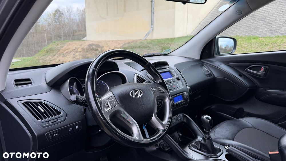 Hyundai ix35 1.6 2WD Fifa World Cup Edition - 24