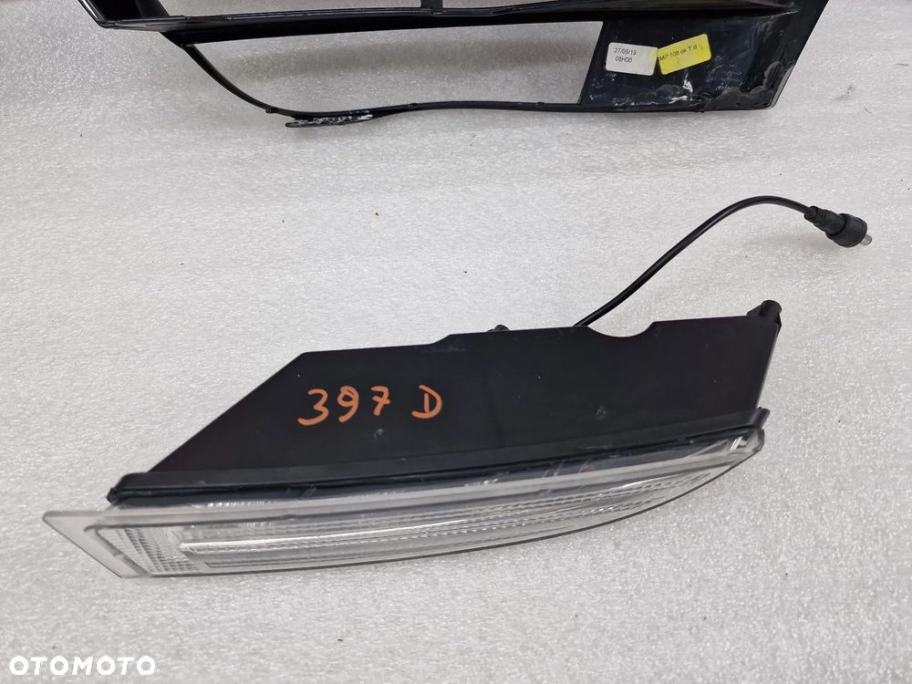 VW SCIROCCO 1K8 R20 / R-LINE LEWA + PRAWA KRATKA BOCZNA / KIERUNKOWSKAZ / LED  , NR 1K8853665D / 1K8853666D / 1K8853949 , NR AUKCJI KR397 - 14