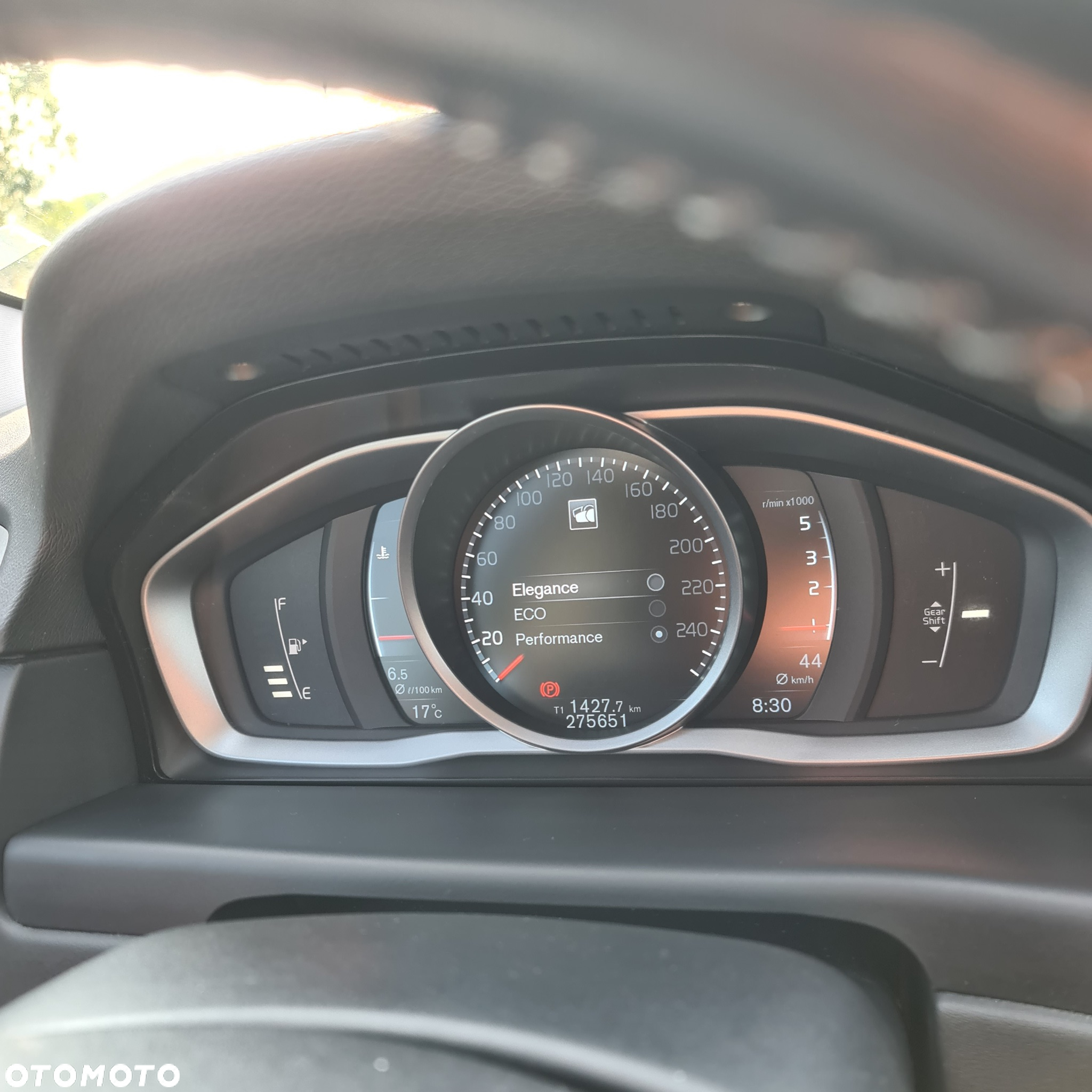 Volvo V70 D2 Momentum - 33