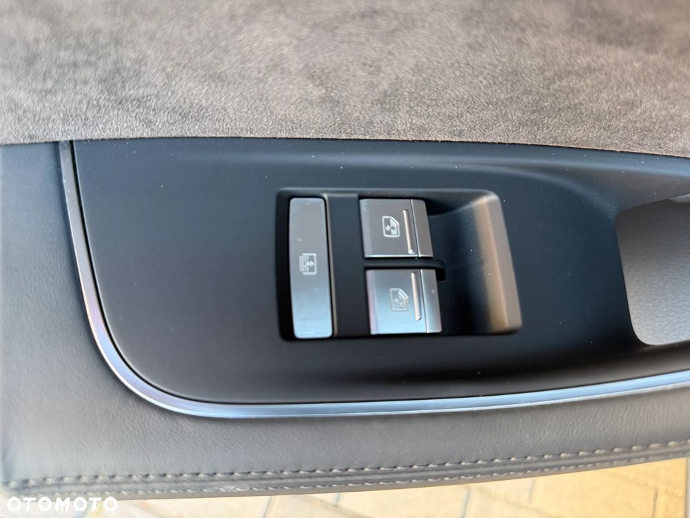 Audi S8 - 26