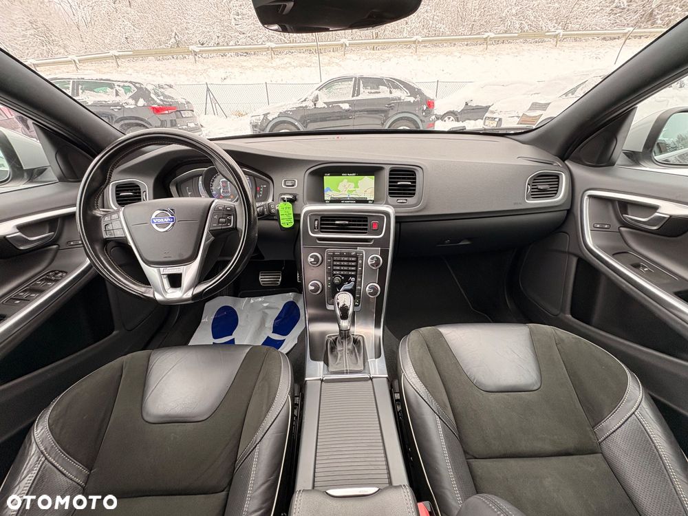 Volvo V60 D4 Geartronic RDesign - 25