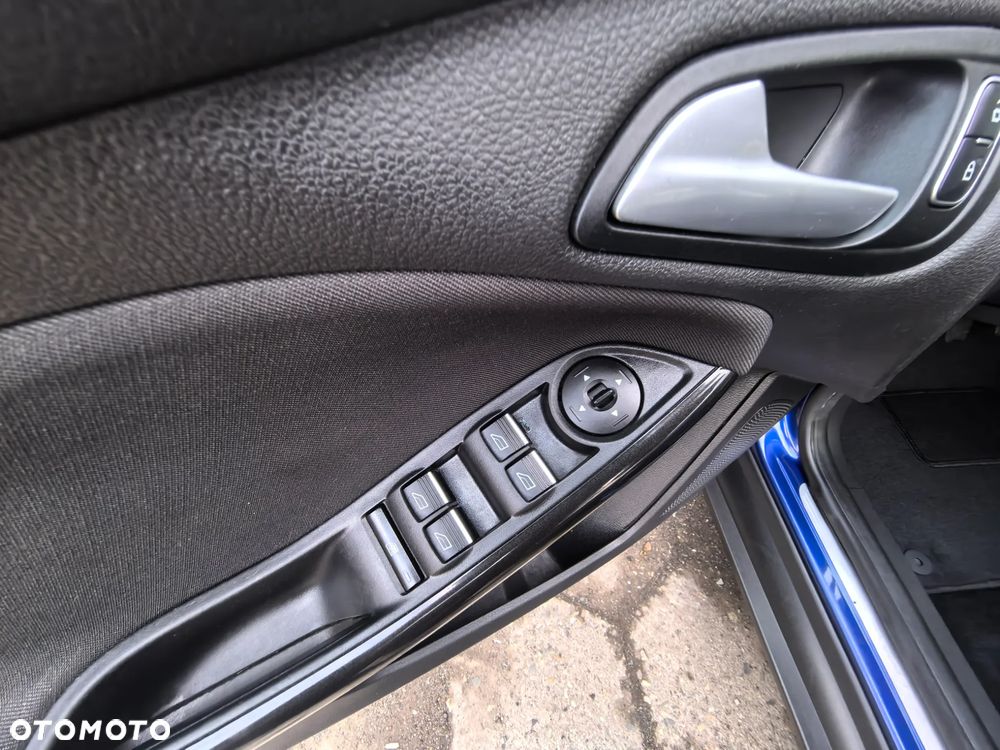 Ford Focus 1.0 EcoBoost Titanium - 24