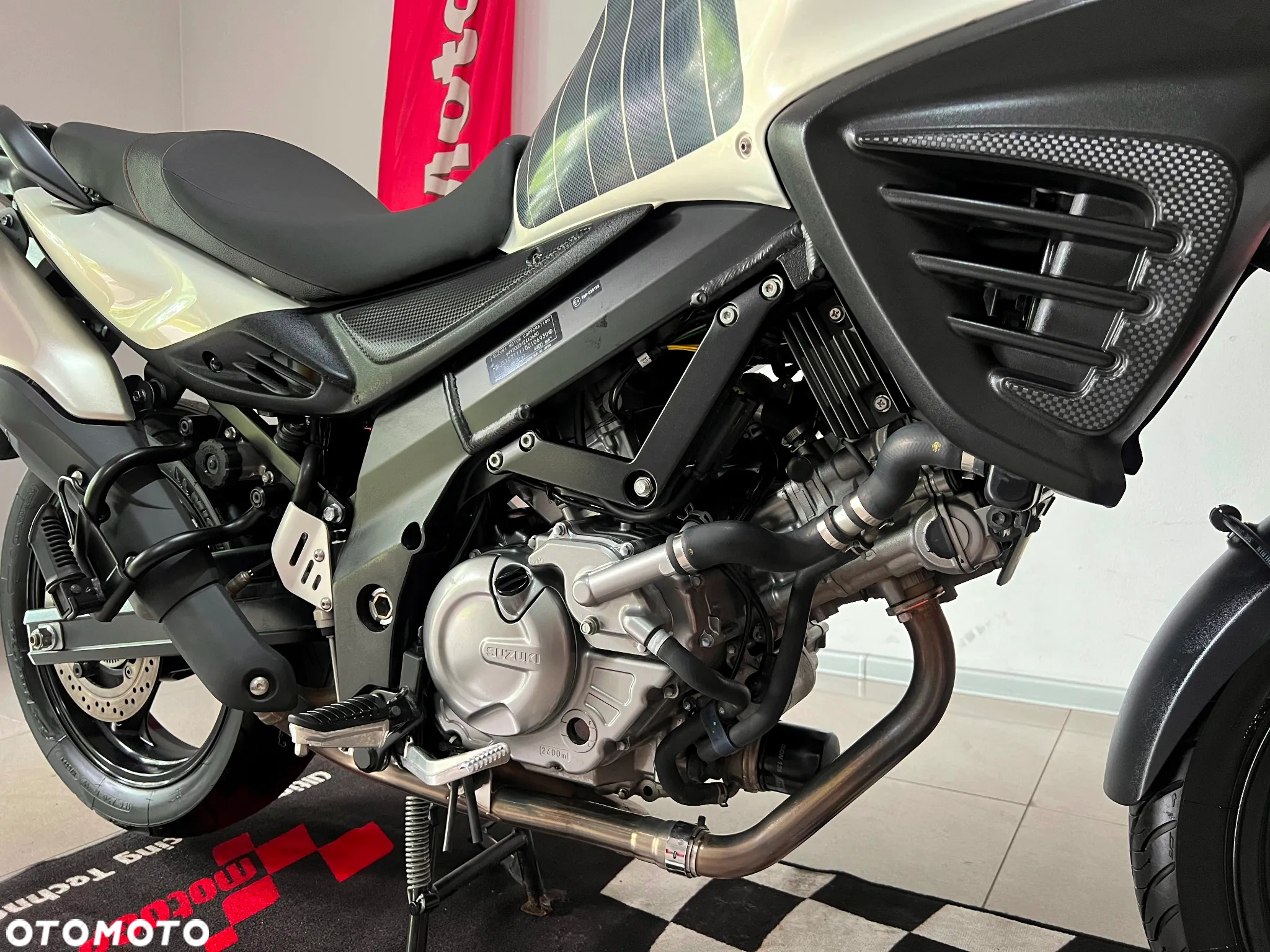 Suzuki DL - 16