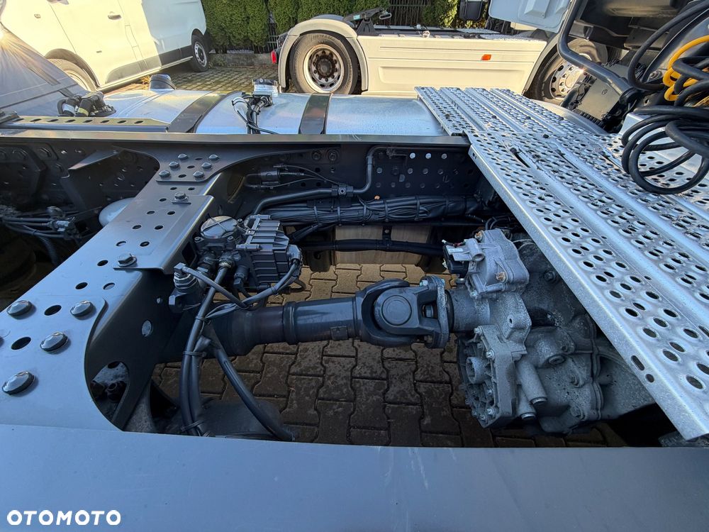 Mercedes-Benz Actros 1845 GigaSpace Xenon Navi nowy tachograf - 9