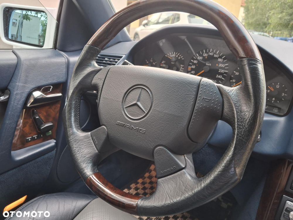 Mercedes-Benz SL - 22