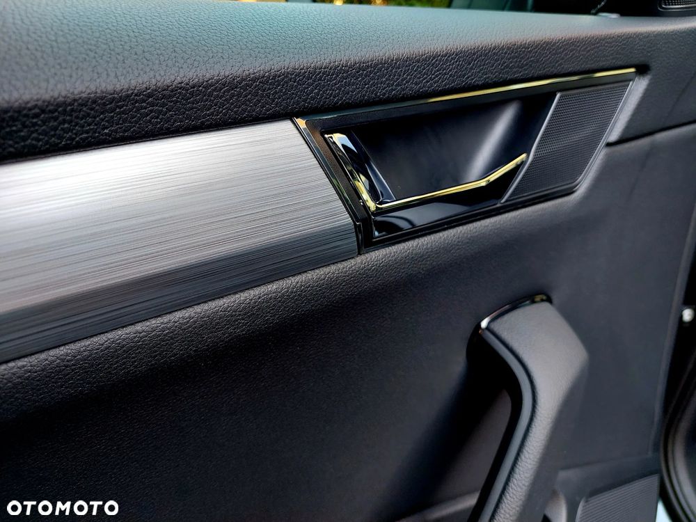 Skoda Superb 2.0 TDI SCR Ambition DSG - 31