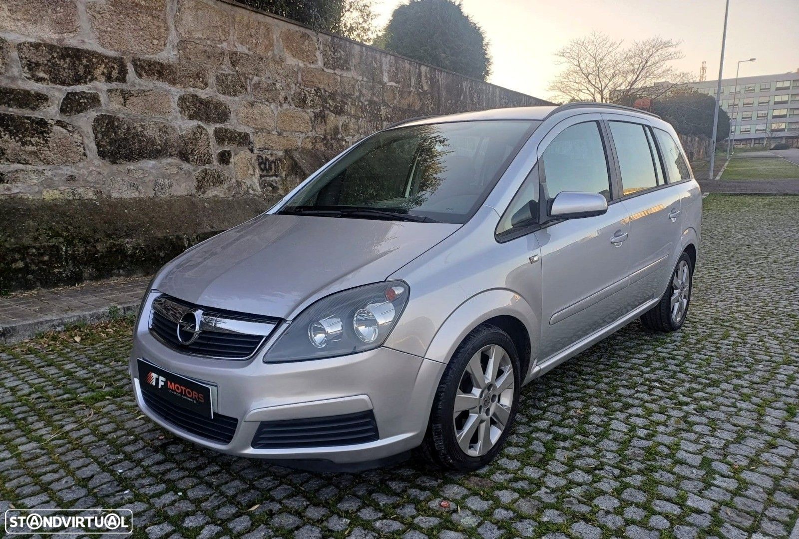 Opel Zafira 1.9 CDTi Enjoy - 1