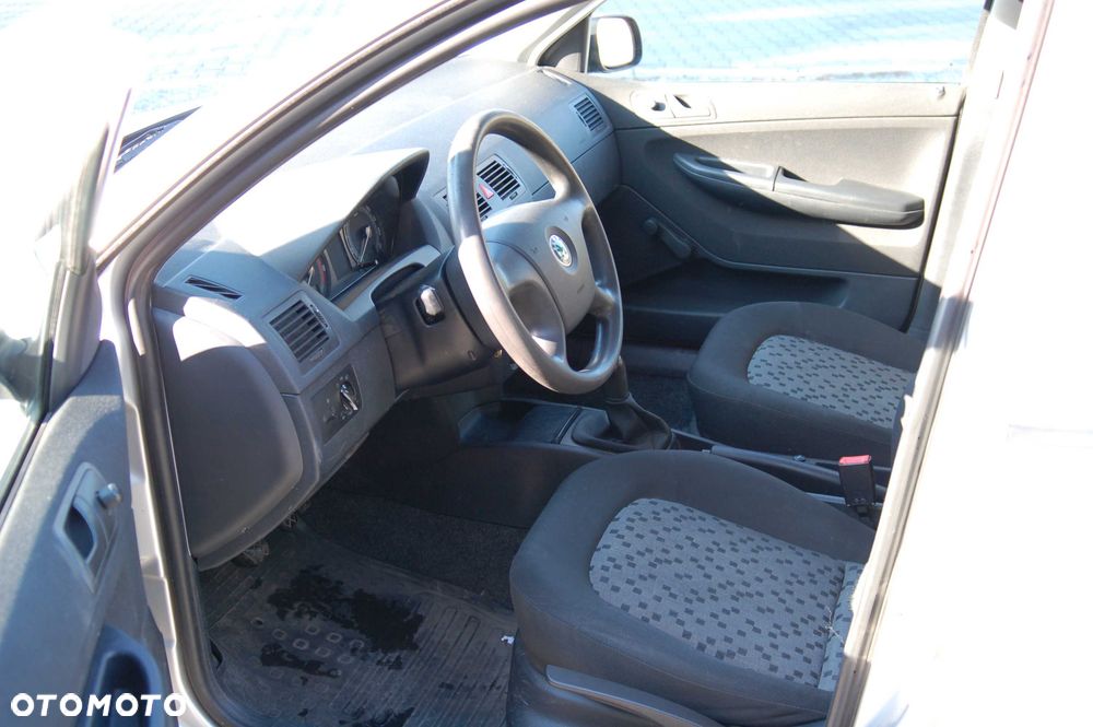Skoda Fabia - 8