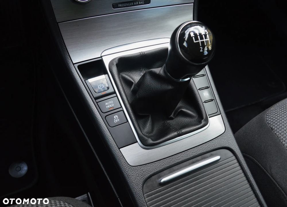 Volkswagen Passat - 30