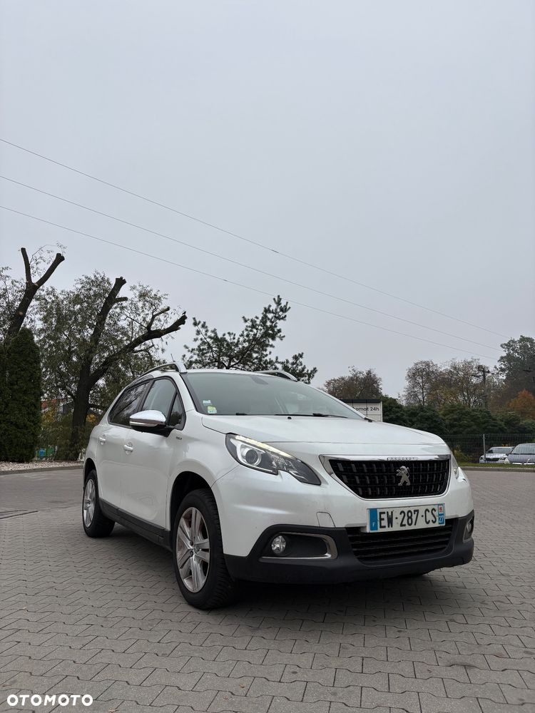 Peugeot 2008 1.2 Pure Tech Style - 3
