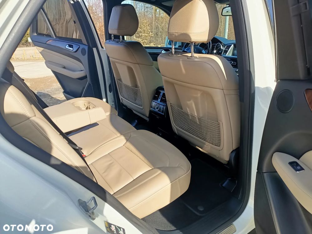 Mercedes-Benz ML - 15