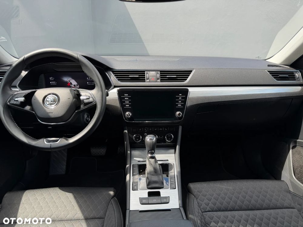Skoda Superb 2.0 TDI SCR Ambition DSG - 26