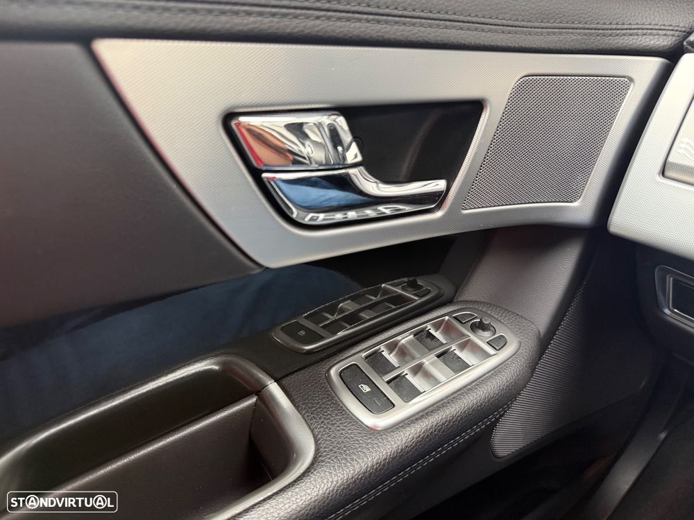 Jaguar XF 2.2 - 25