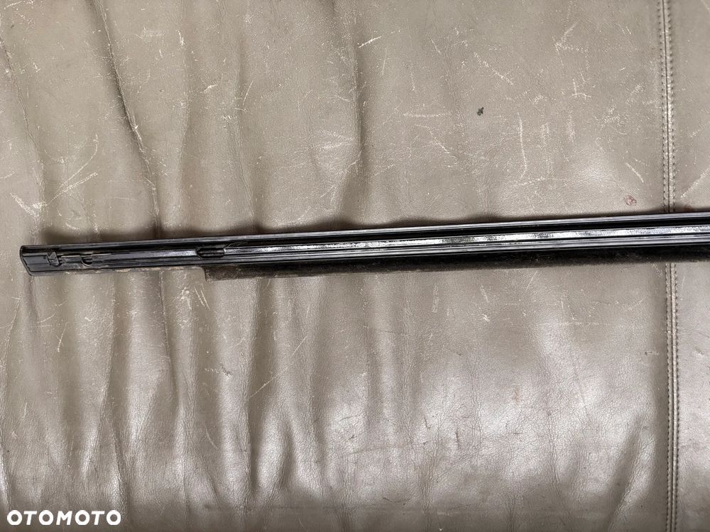 MERCEDES B-KLASA W245 Listwa szyna chrom szyby tył prawa OE A1697351665 - 6