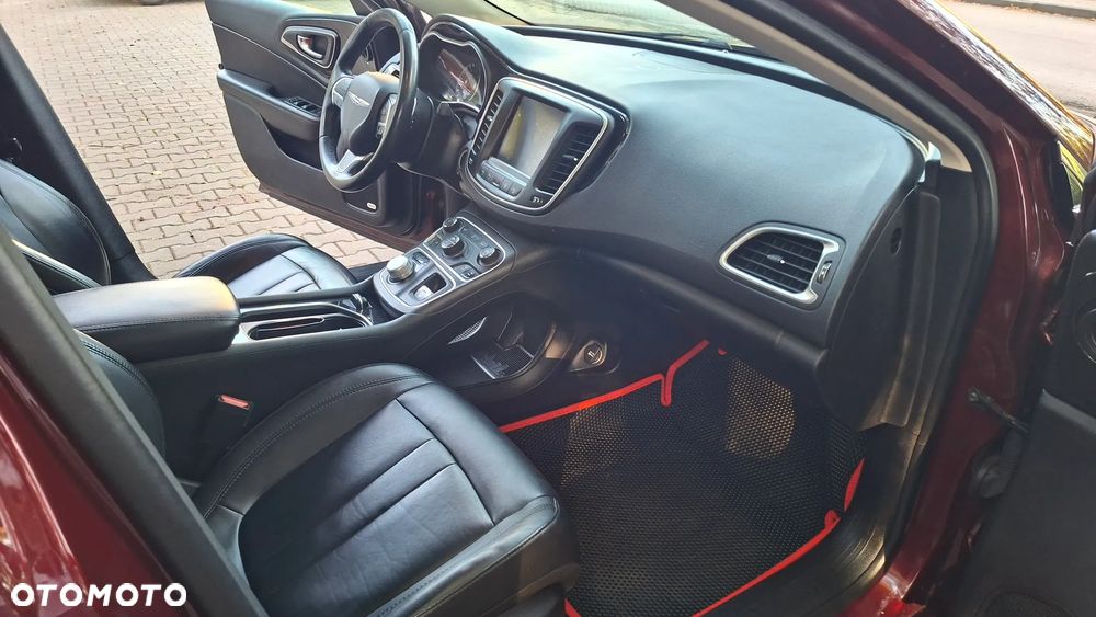 Chrysler 200 - 17