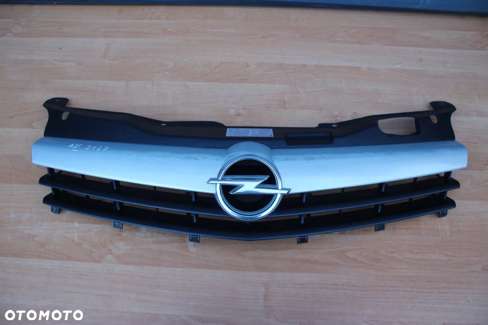 ATRAPA GRILL OPEL ASTRA H GTC / CABRIO Z167 3 DRZWI EUROPA 13108460 13183706 - 1