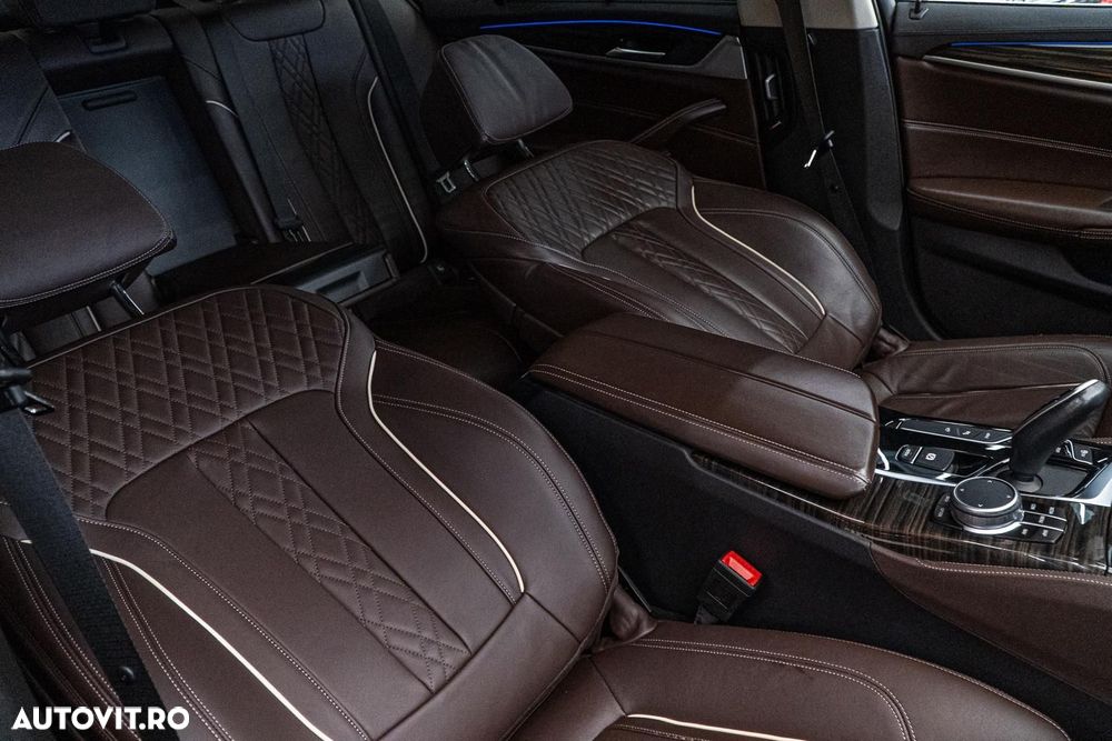 BMW Seria 5 530e iPerformance Aut. Luxury Line - 34