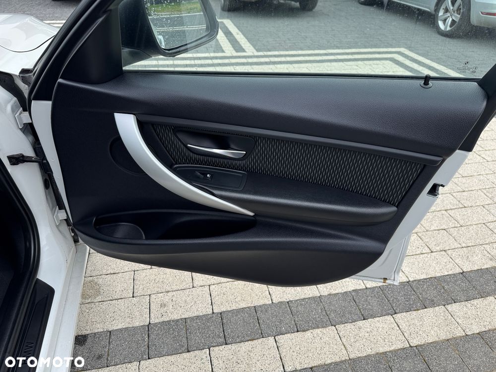 BMW Seria 3 316d Advantage - 28