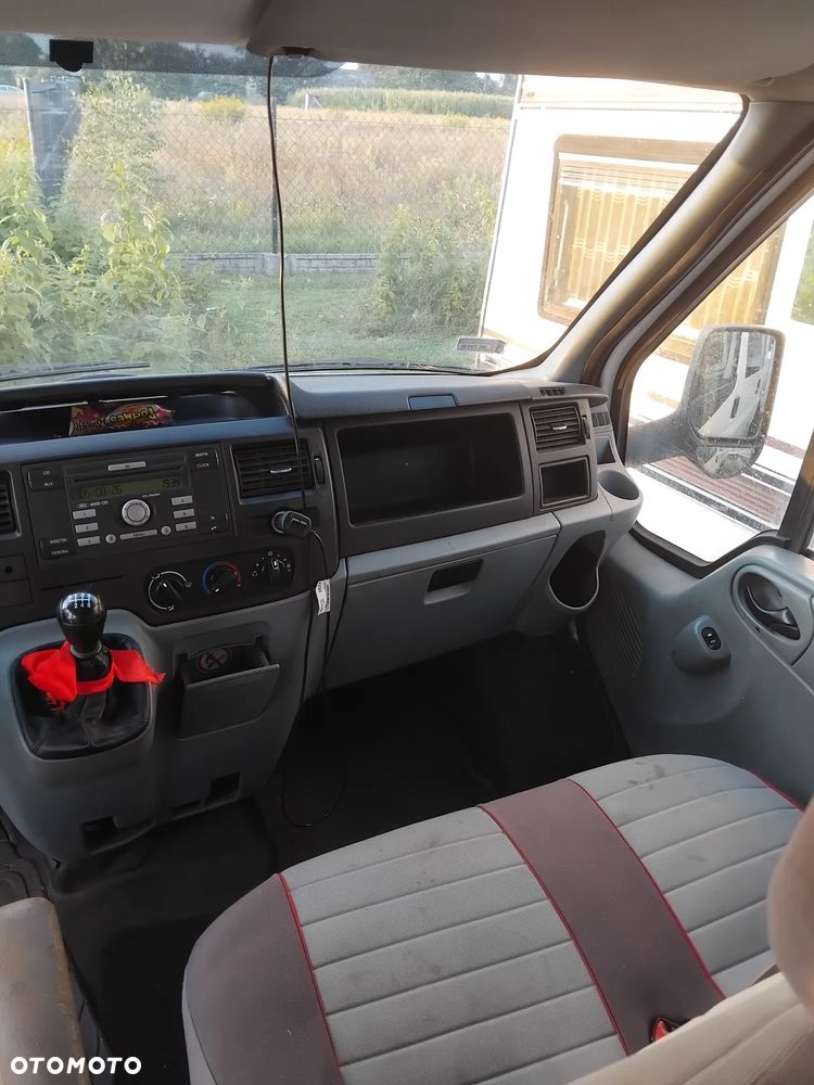 Ford Transit 350L - 9