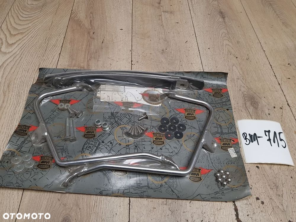 Uchwyt mocowanie szyby Givi AS68 Honda VT600 Shadow - 1