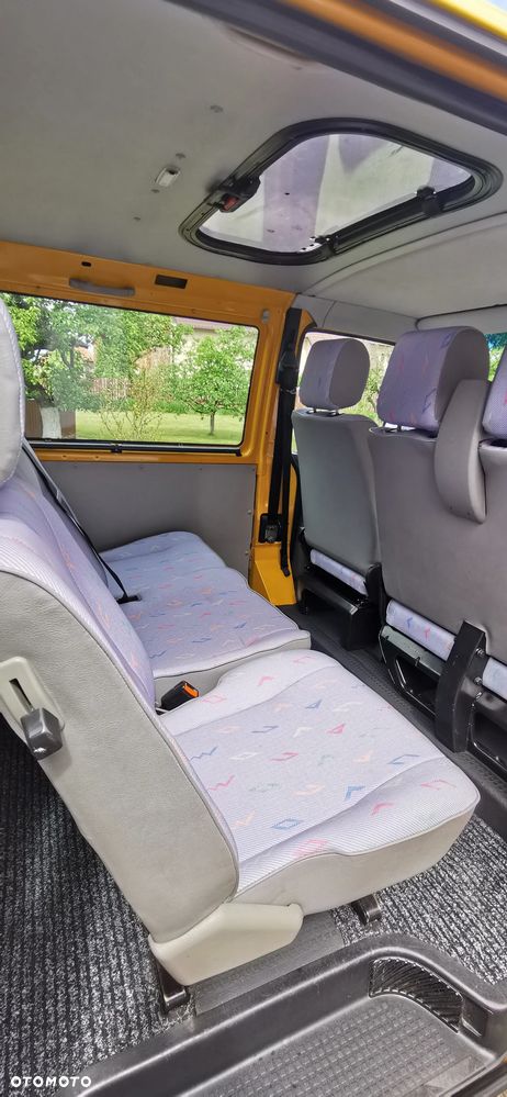 Volkswagen Transporter - 25