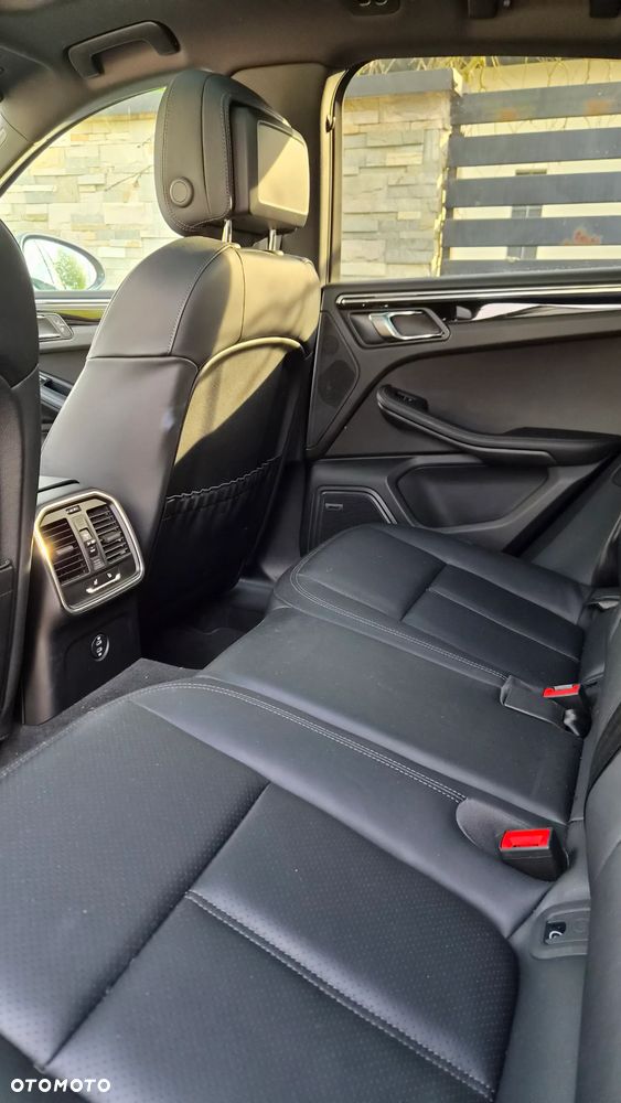 Porsche Macan T - 25