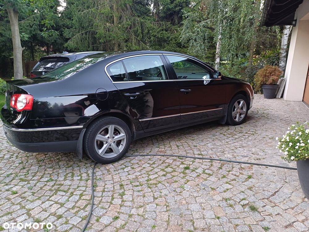 Volkswagen Passat 2.0 FSI Trendline - 3