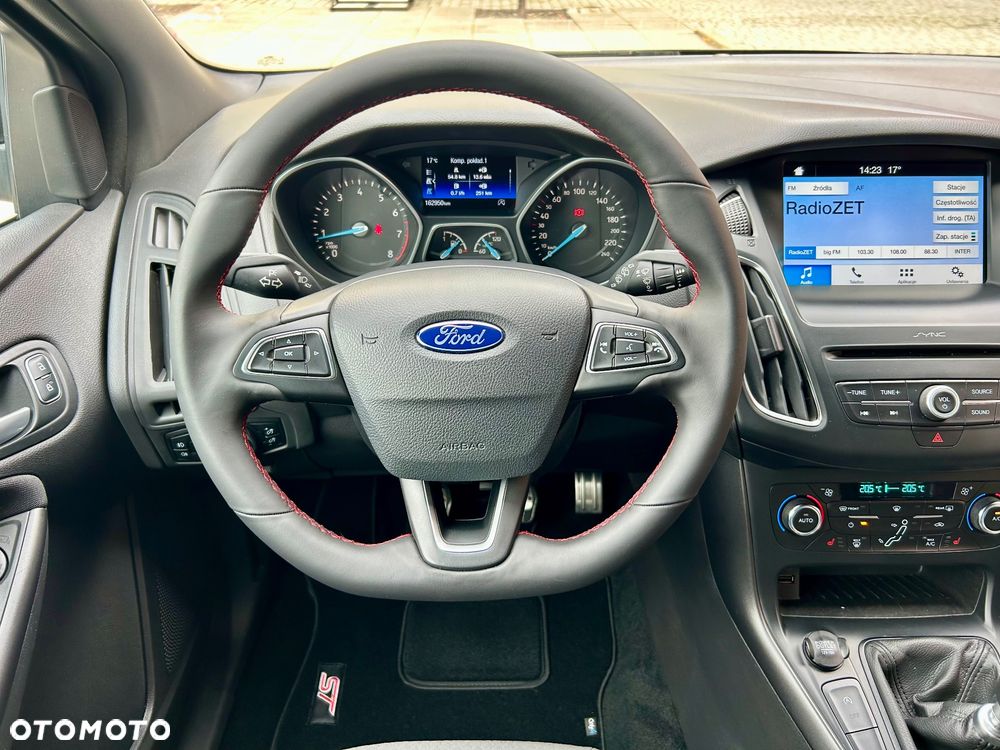 Ford Focus 1.0 EcoBoost Start-Stopp-System ST-LINE STYLE - 25