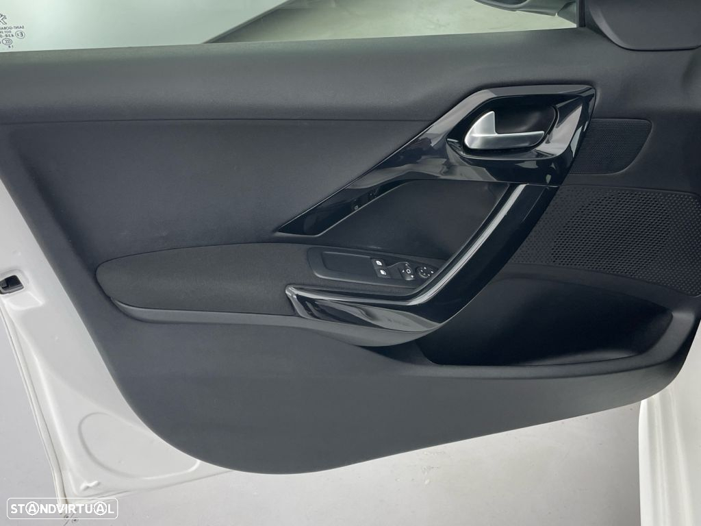 Peugeot 208 1.2 PureTech Active - 18